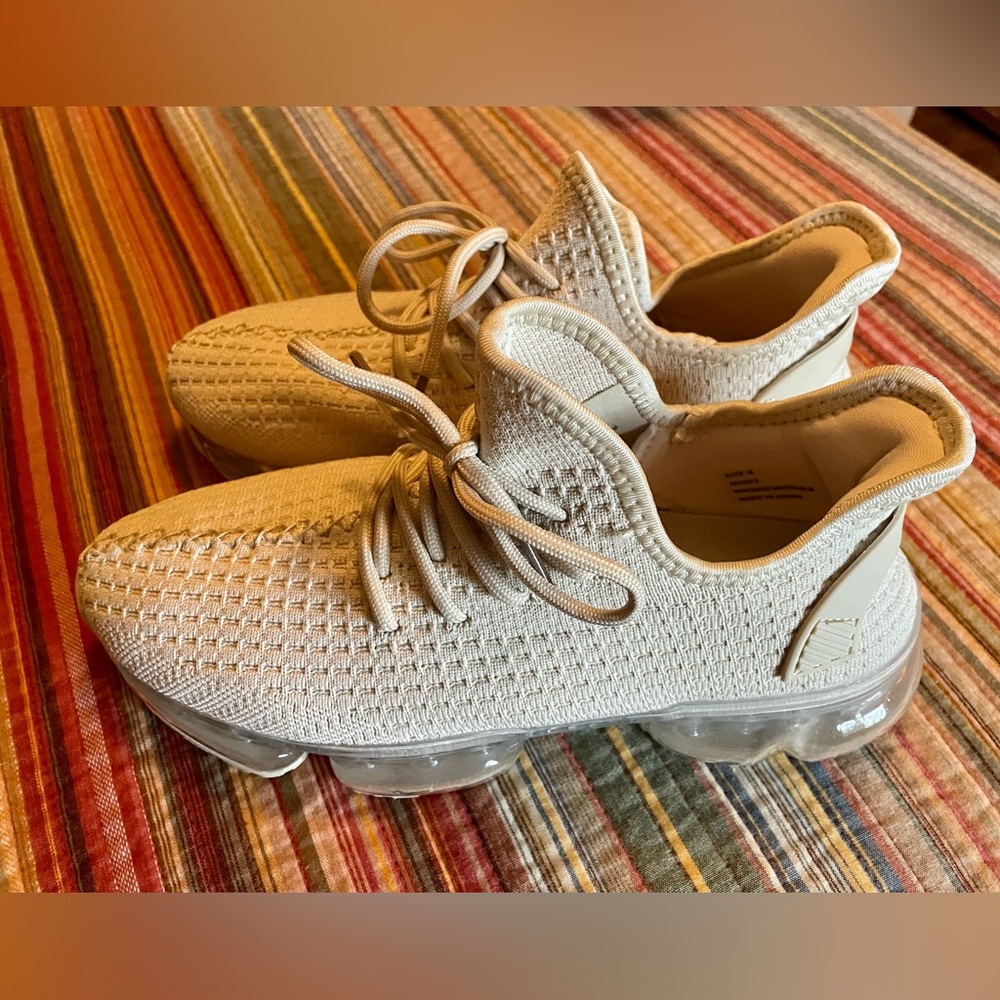 Brand new, boutique shoes (Berness) - Size 8 (run small)